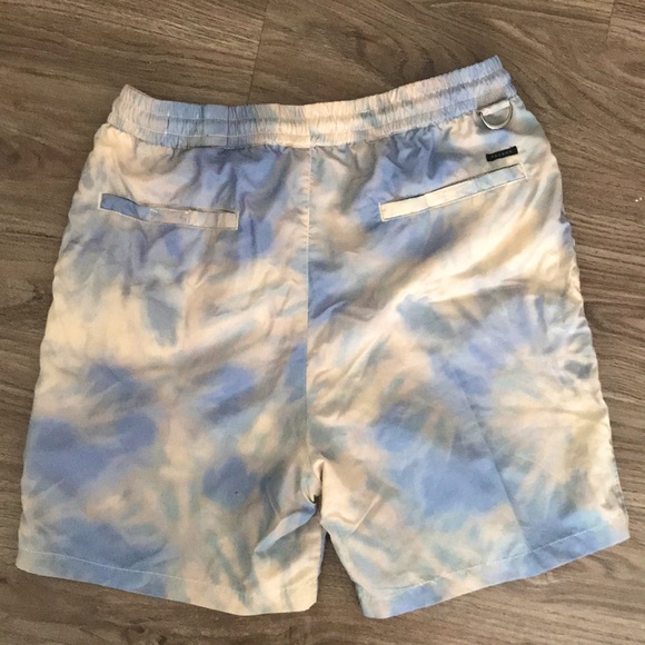 Small Men’s Board Shorts - Picture 3 of 3